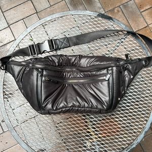 Caraa Sport Sling Bag Medium